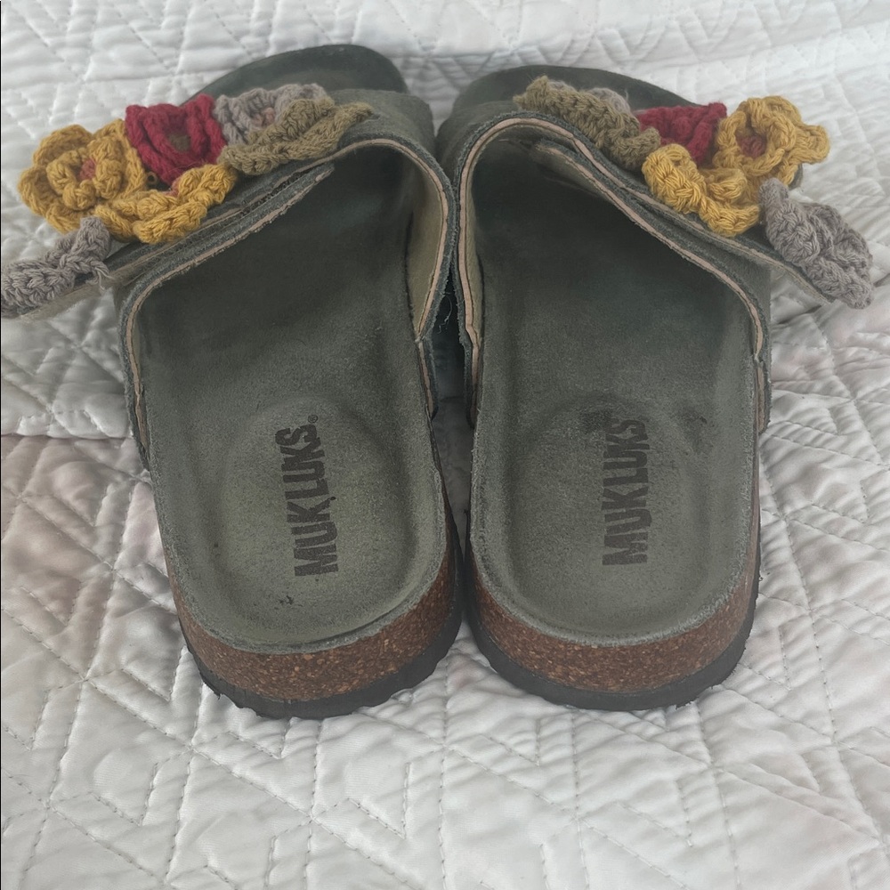 Muk Luks Women’s Sandals‎ Slip on Adjustable Width Knit Flowers Size 9 - Picture 6 of 8